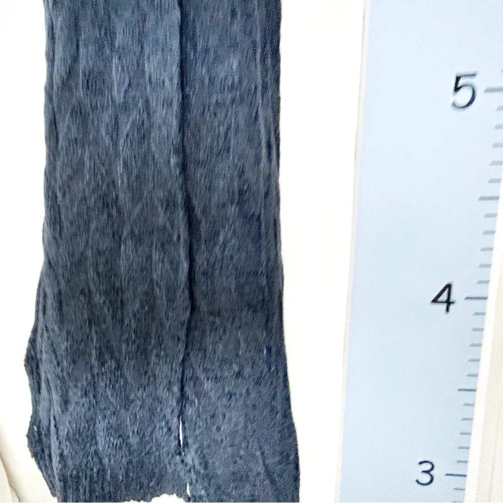 Amanda Blu &‎ Co Dark Blue 3D Ribbed Scarf